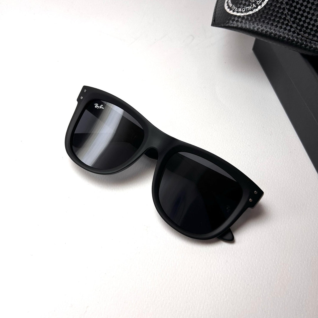 Ray Ban Wayfarer Reverse RB0707S - Black Matte