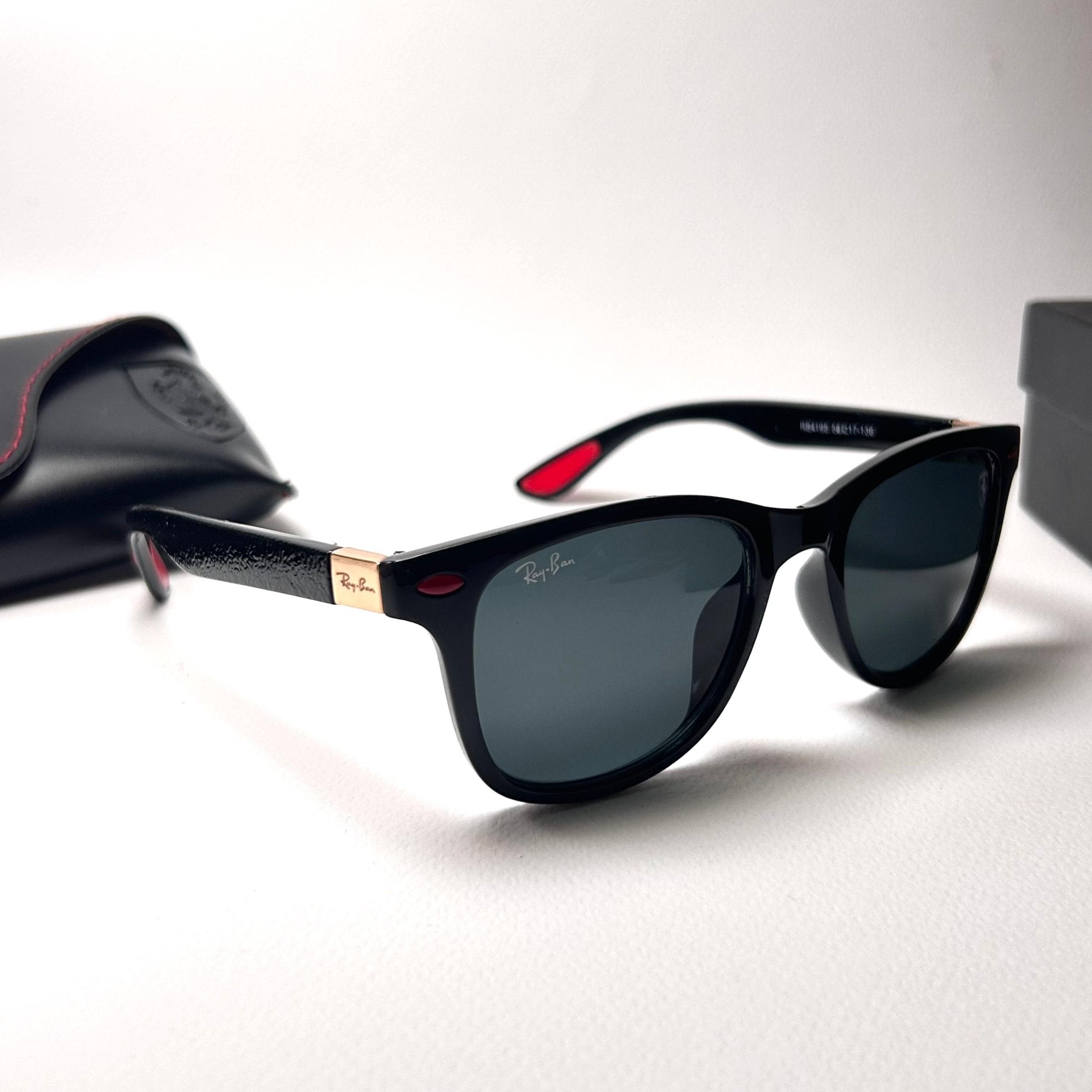 Ray Ban Wayfarer Scuderia Ferrari RB4195 - Golden Black