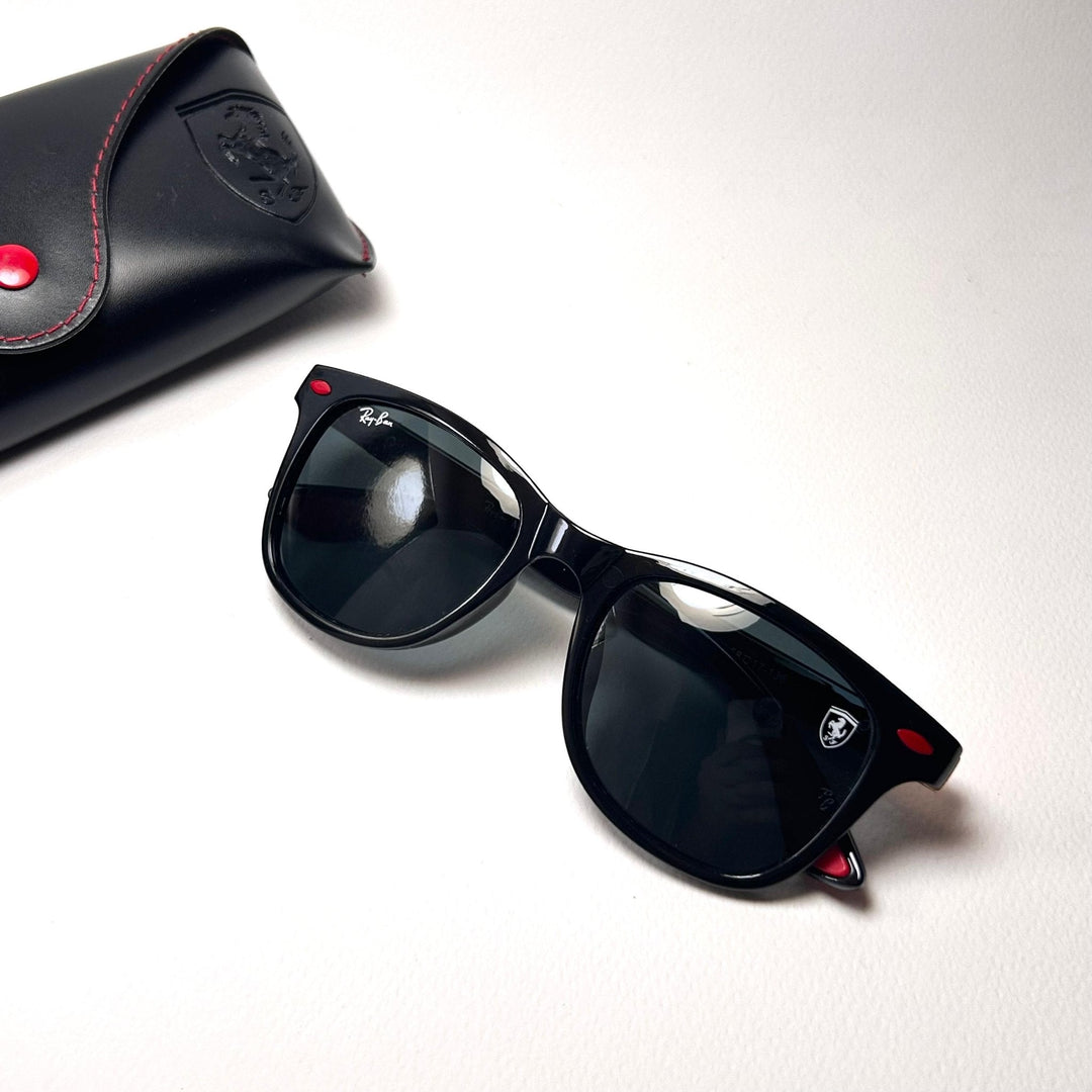 Ray Ban Wayfarer Scuderia Ferrari RB4195 - Golden Black